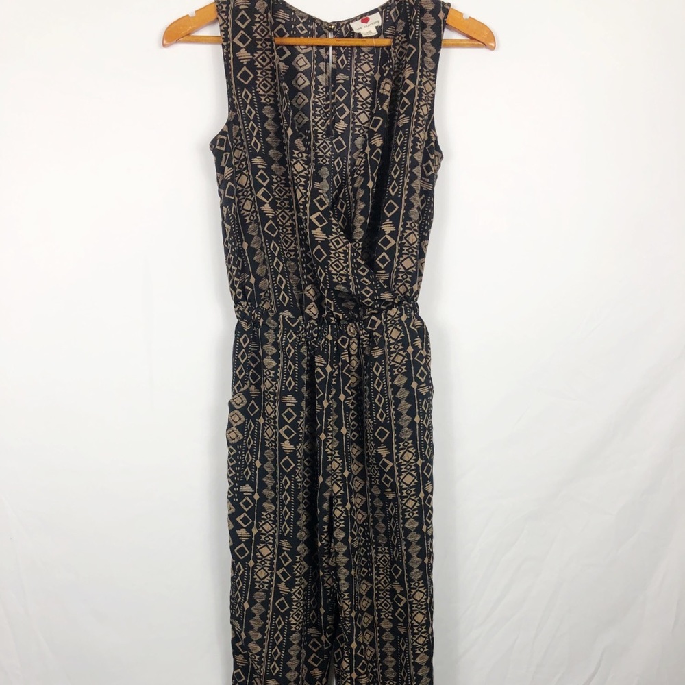 Aztec tribal print Sleeveless jumpsuit.